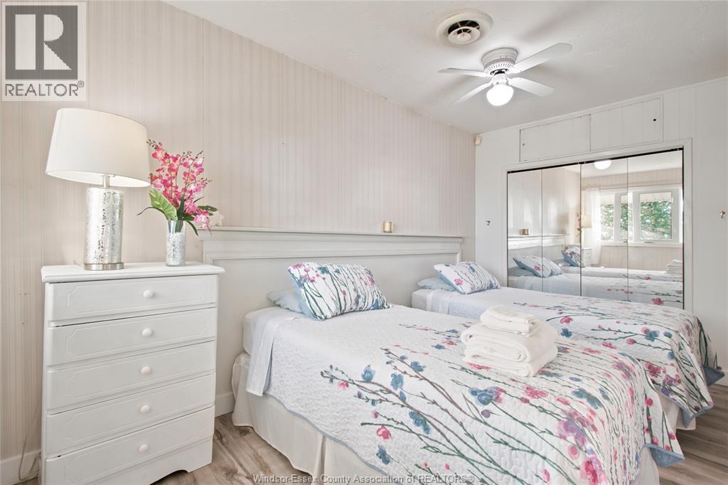 866 POINT PELEE DRIVE - 27
