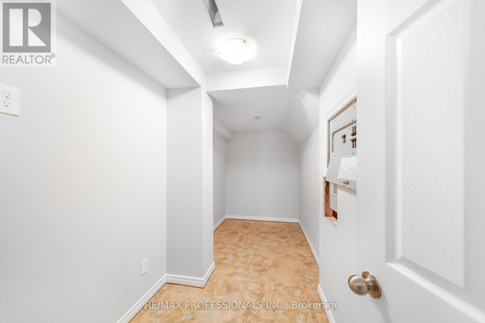 71 CONNELL LANE - 29