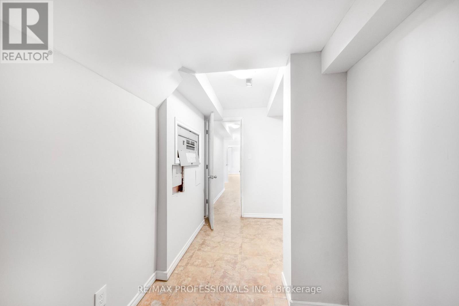 71 CONNELL LANE - 30