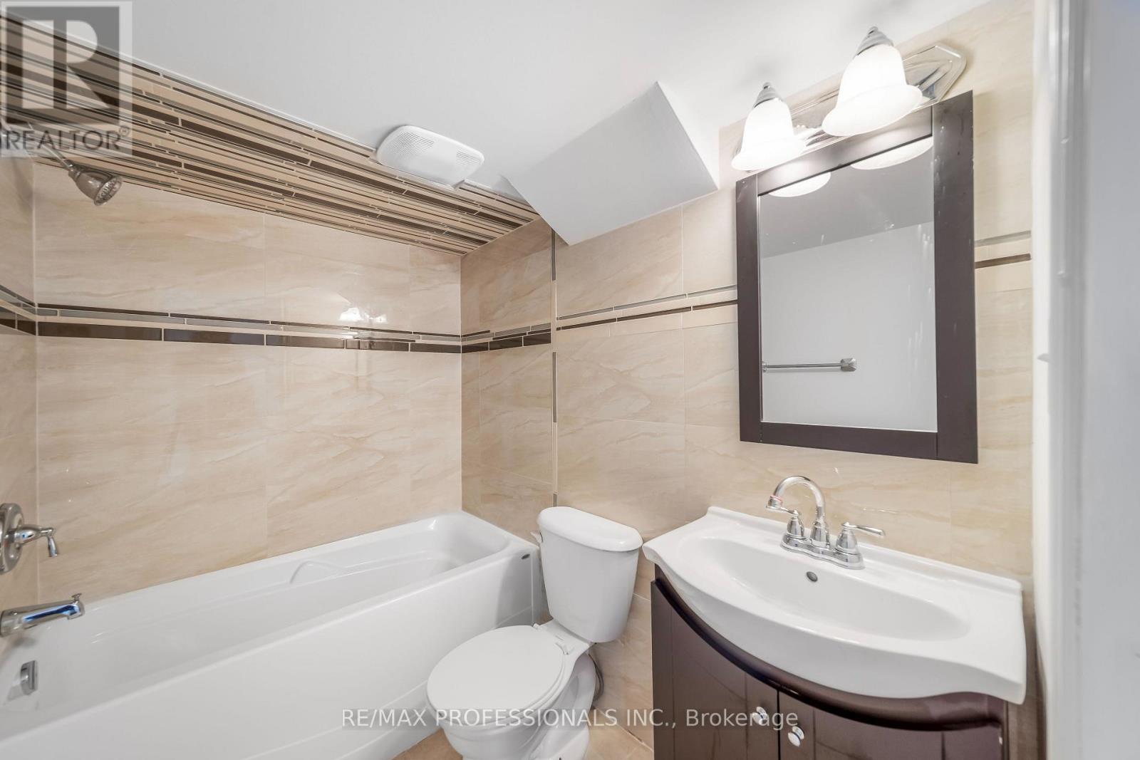 71 CONNELL LANE - 33