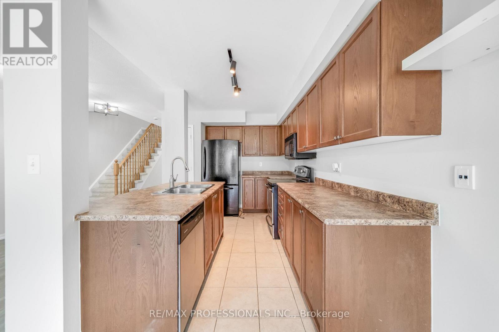 71 CONNELL LANE - 8
