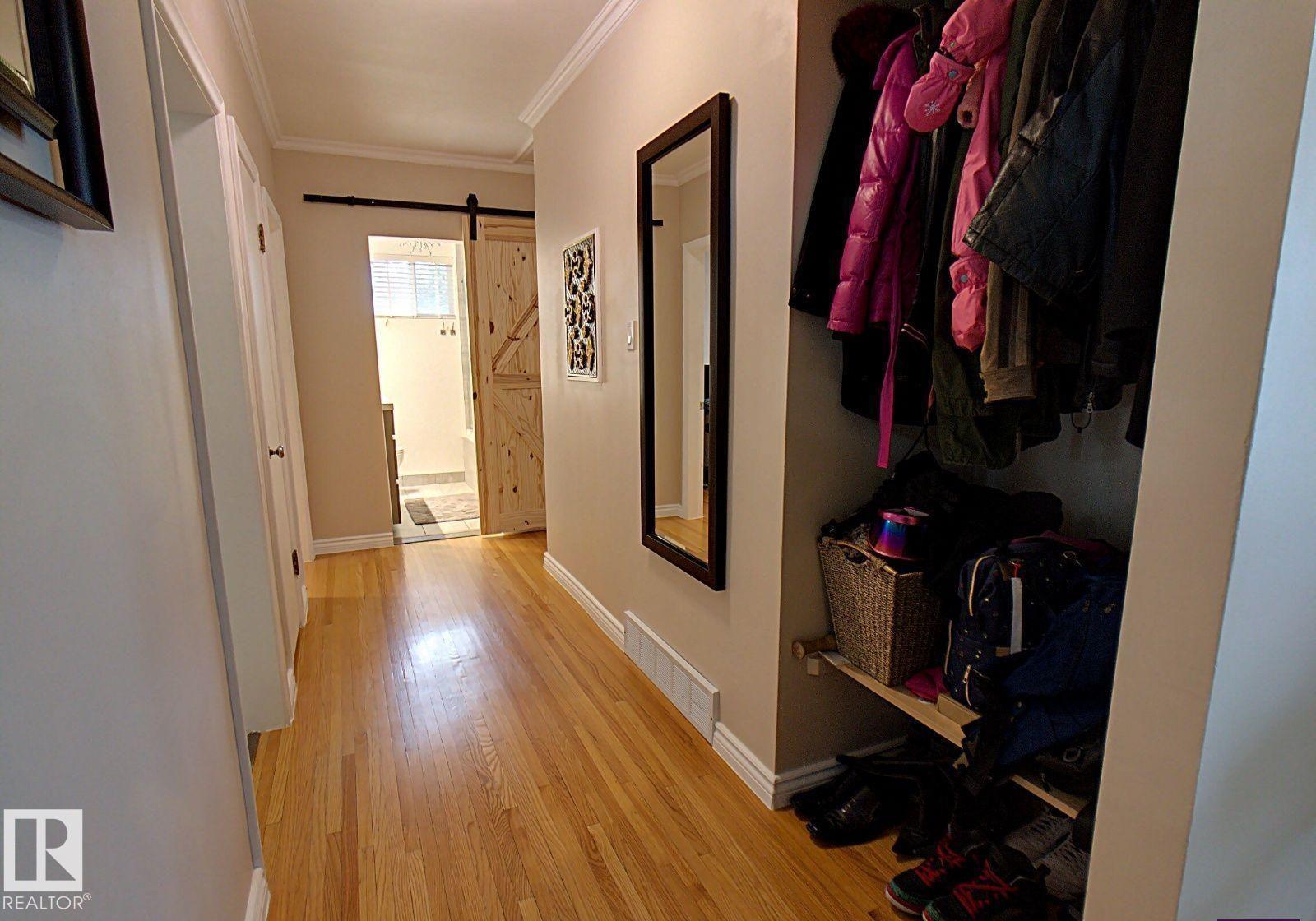 6704 93 ST NW - 21