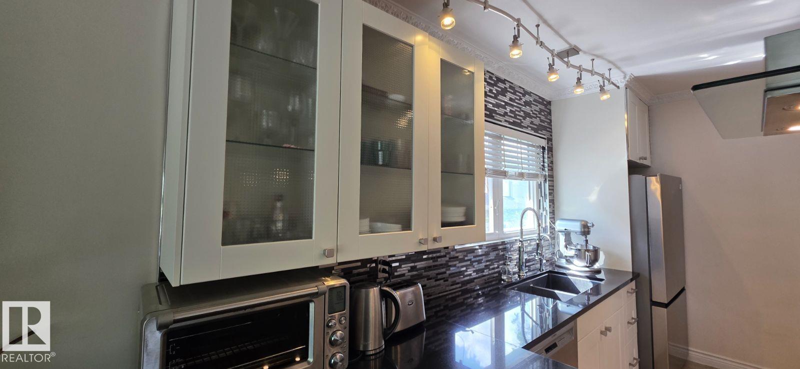 6704 93 ST NW - 4