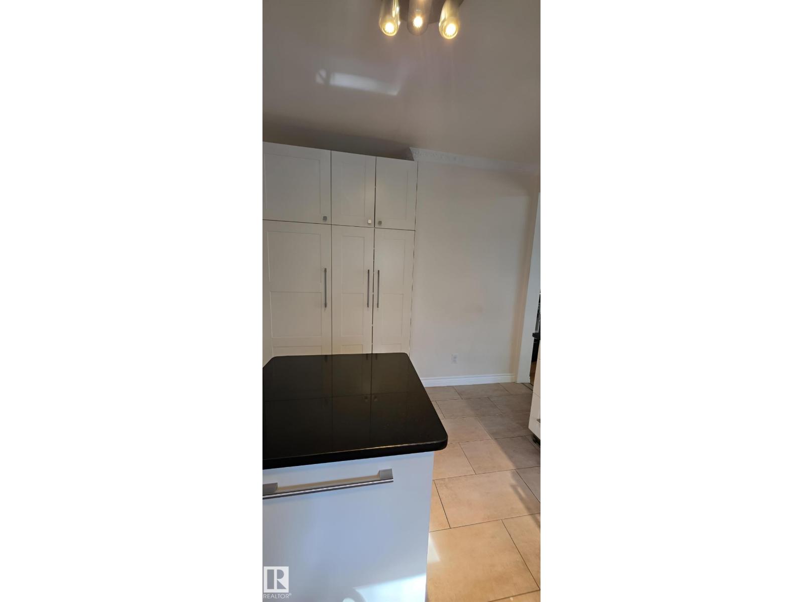 6704 93 ST NW - 14