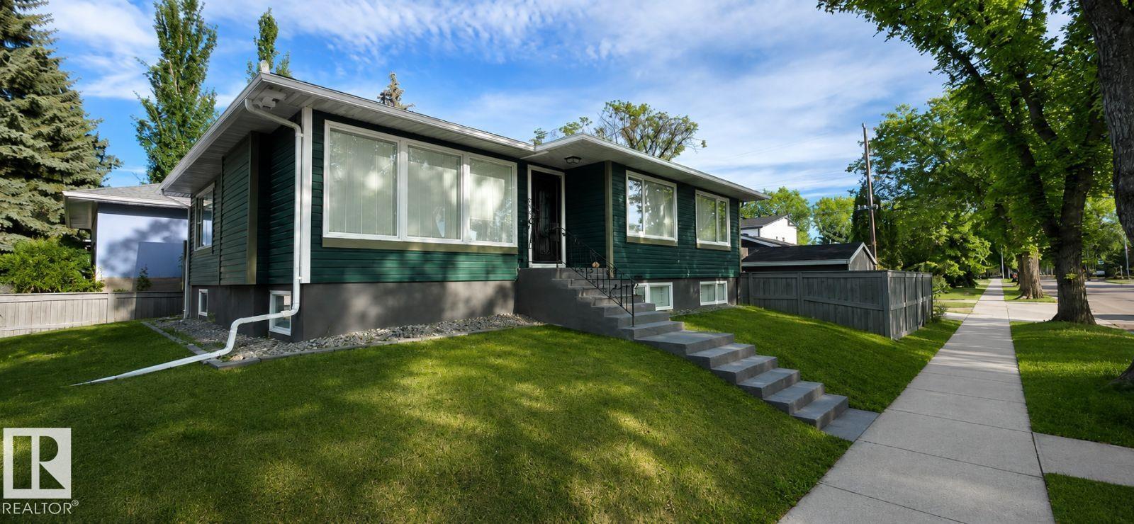 6704 93 ST NW - 1