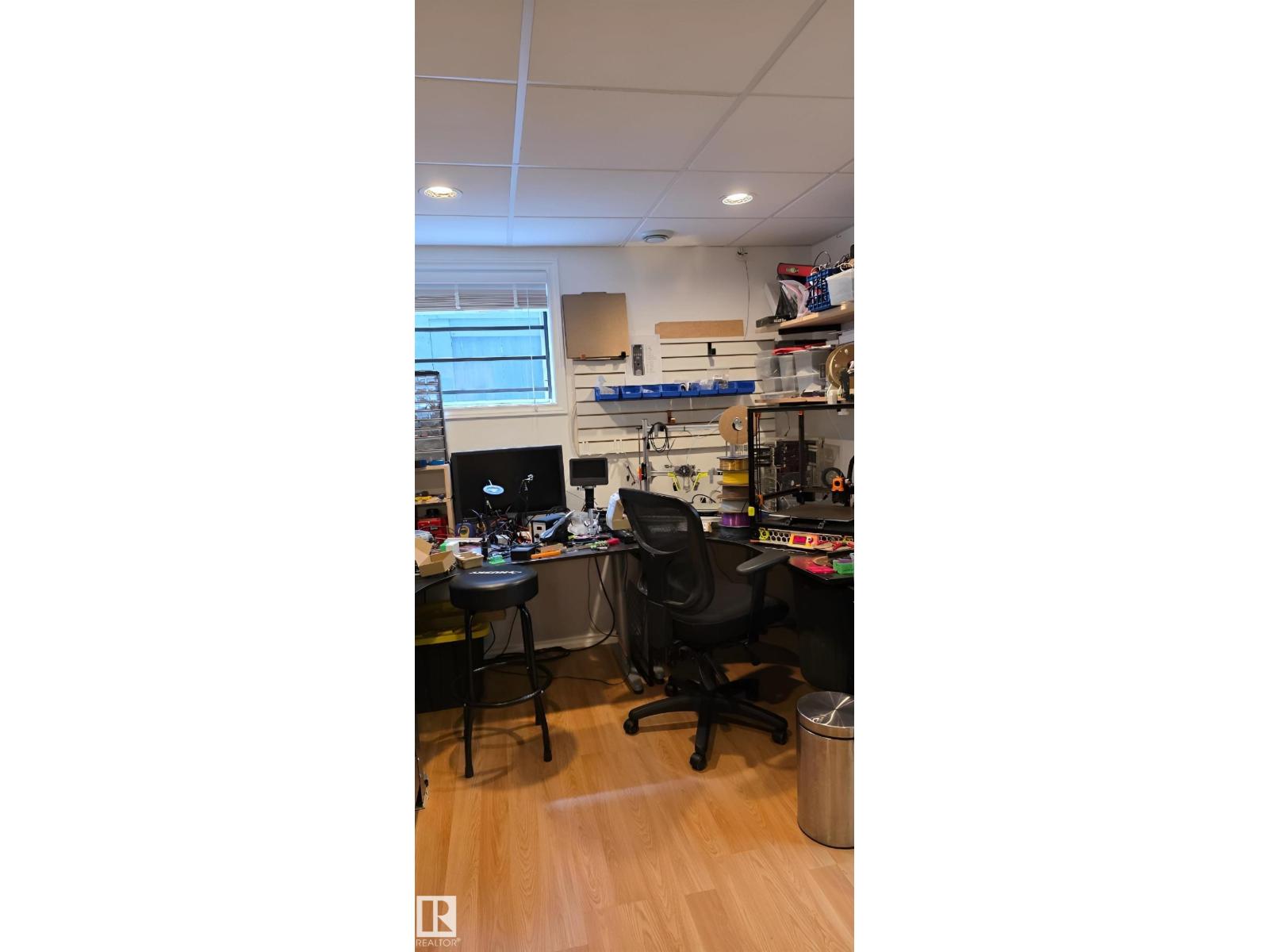 6704 93 ST NW - 29