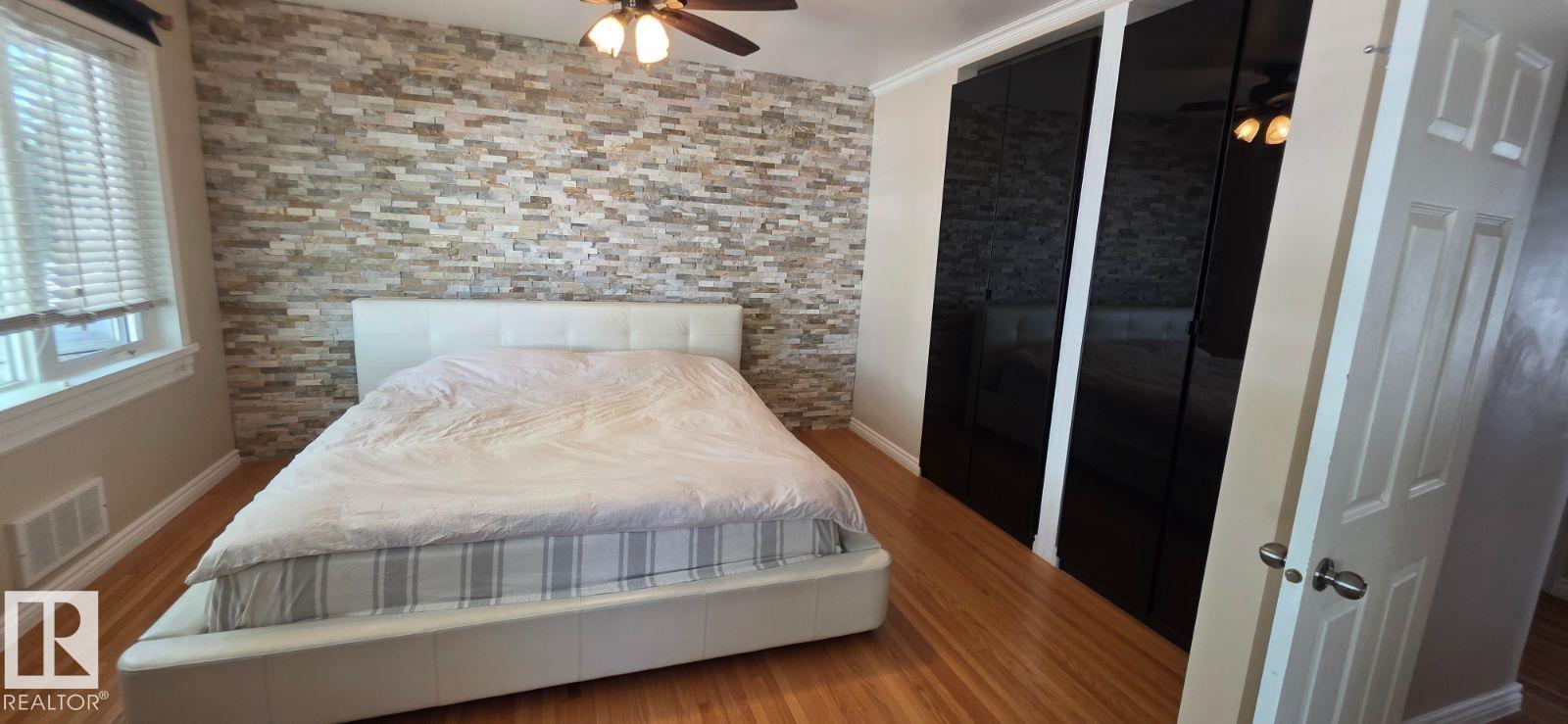 6704 93 ST NW - 32