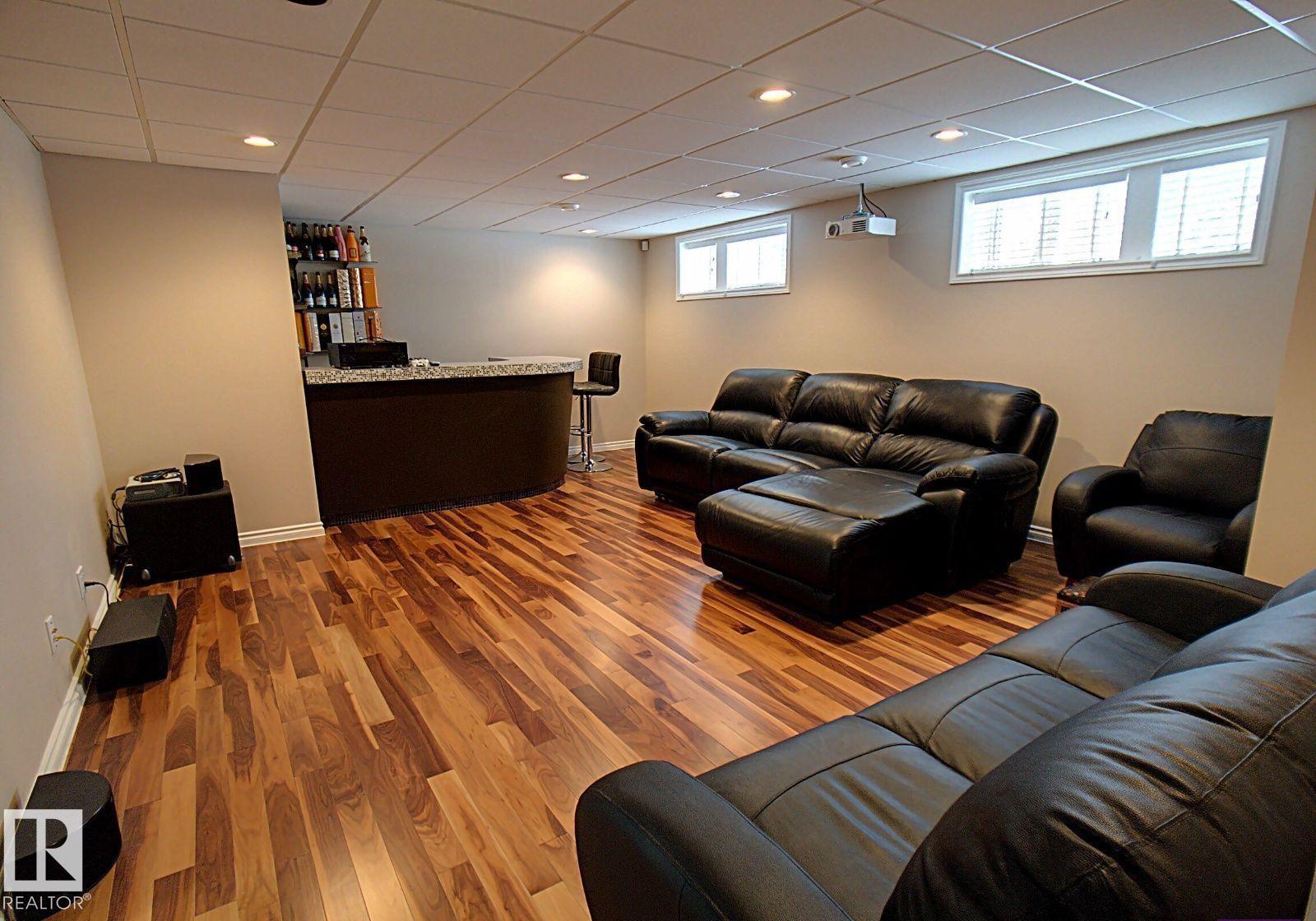 6704 93 ST NW - 26