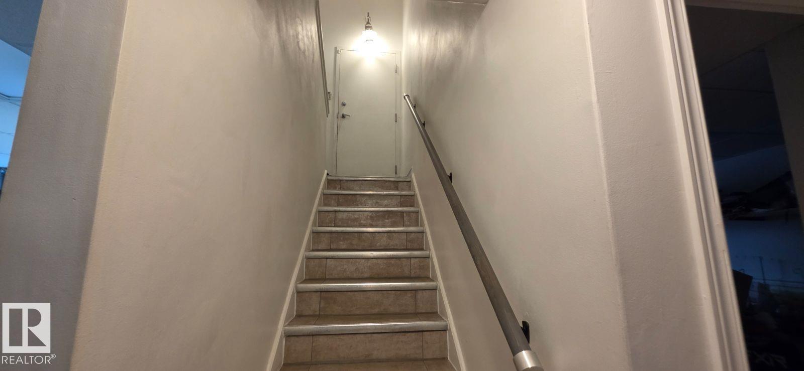 6704 93 ST NW - 31