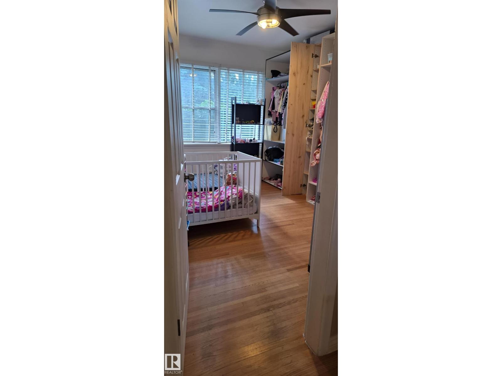 6704 93 ST NW - 43