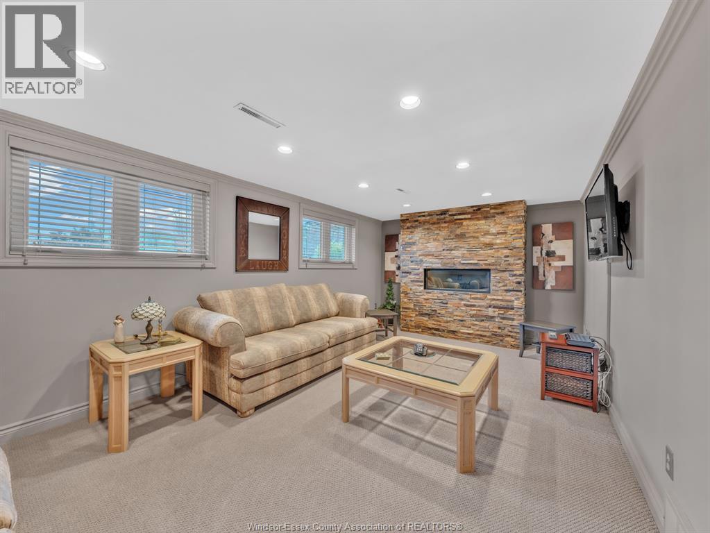 1533 PEACH DRIVE - 26
