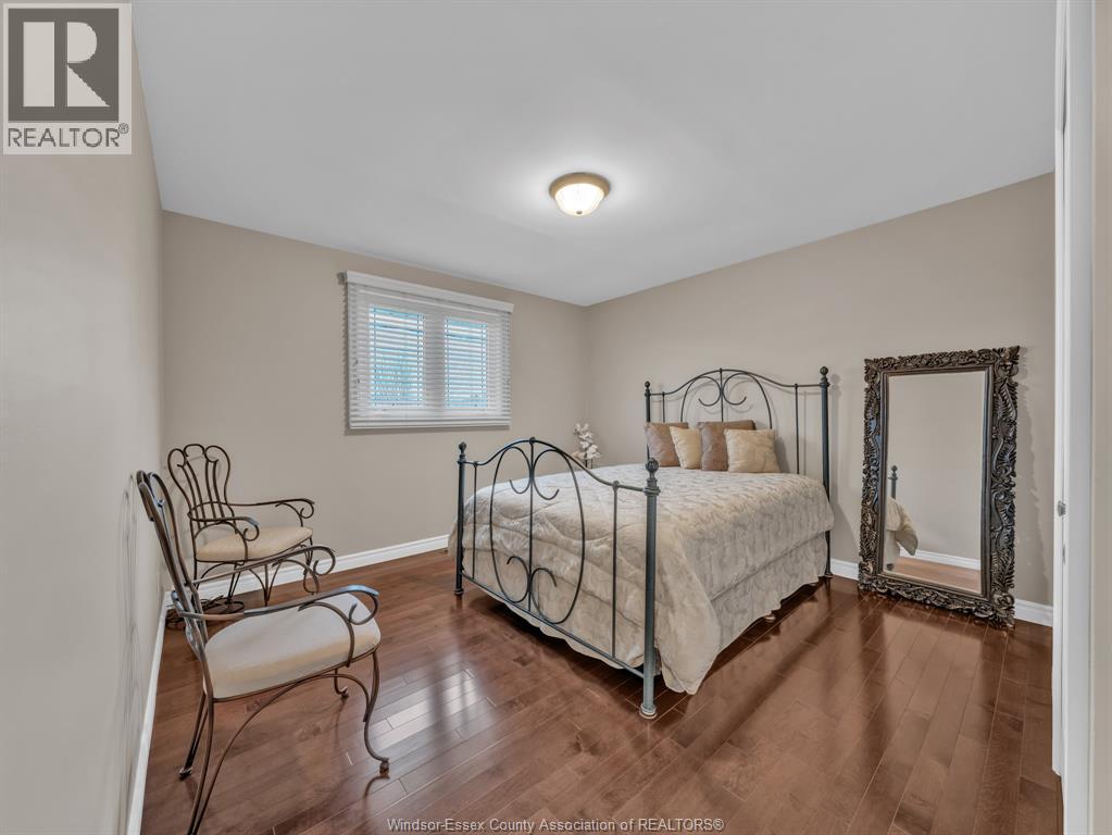 1533 PEACH DRIVE - 23