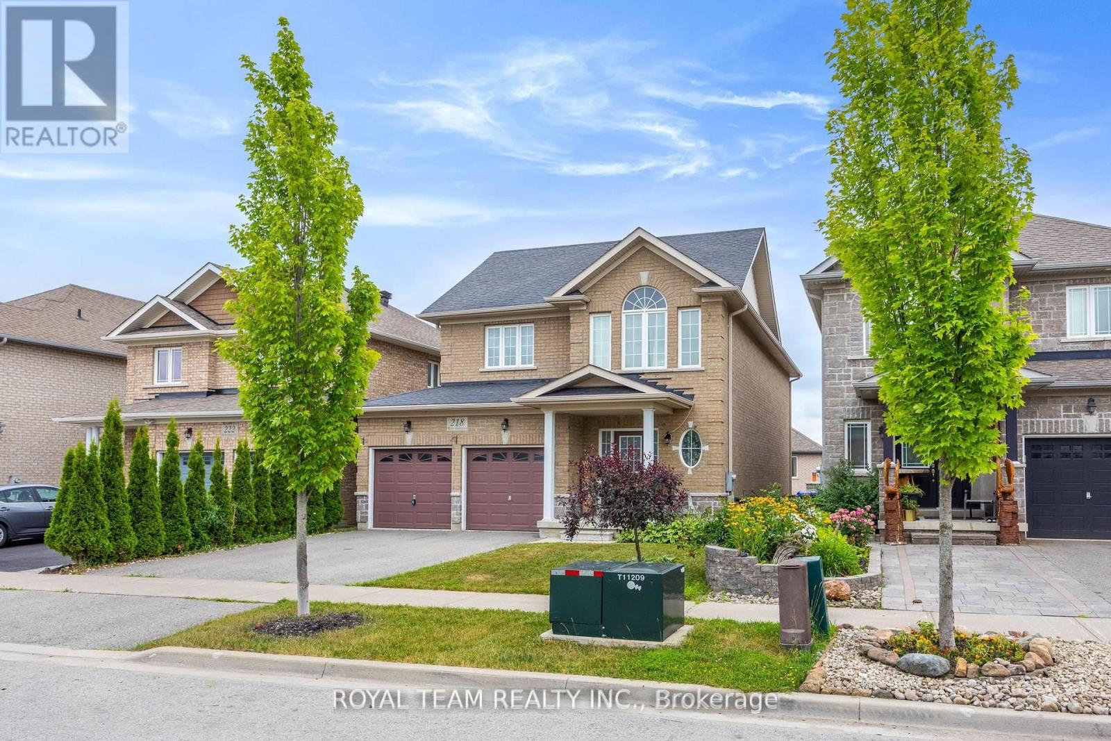 218 RICHARDSON CRESCENT - 1
