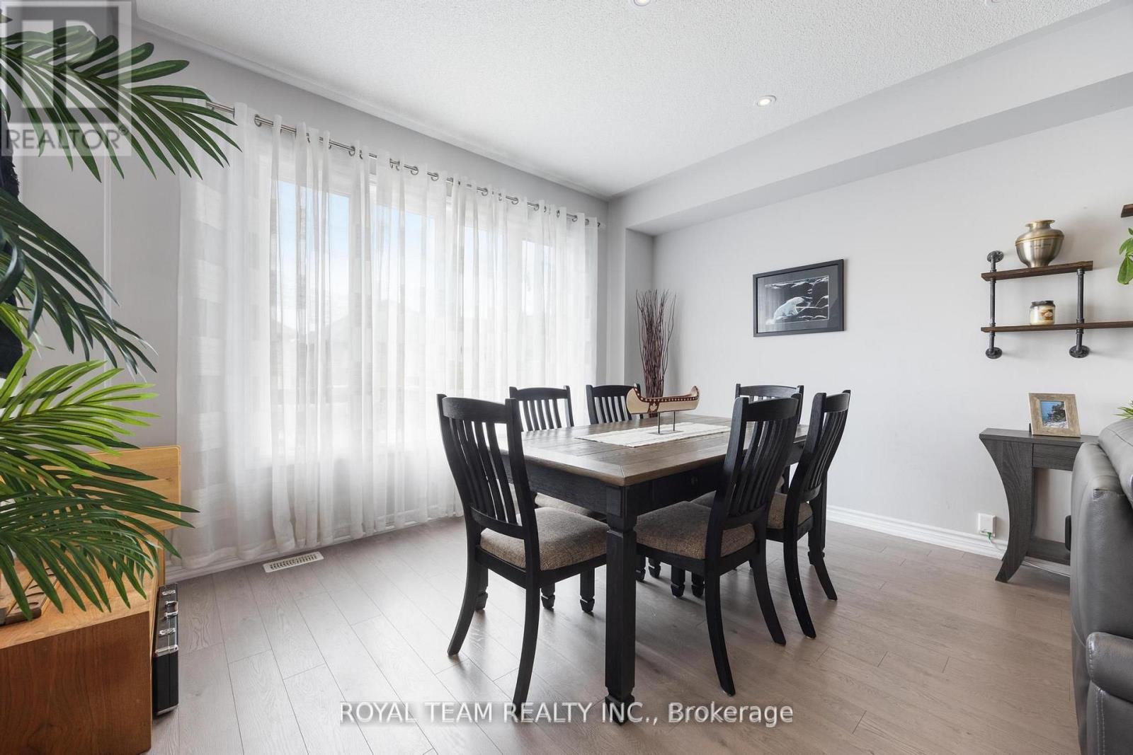 218 RICHARDSON CRESCENT - 11