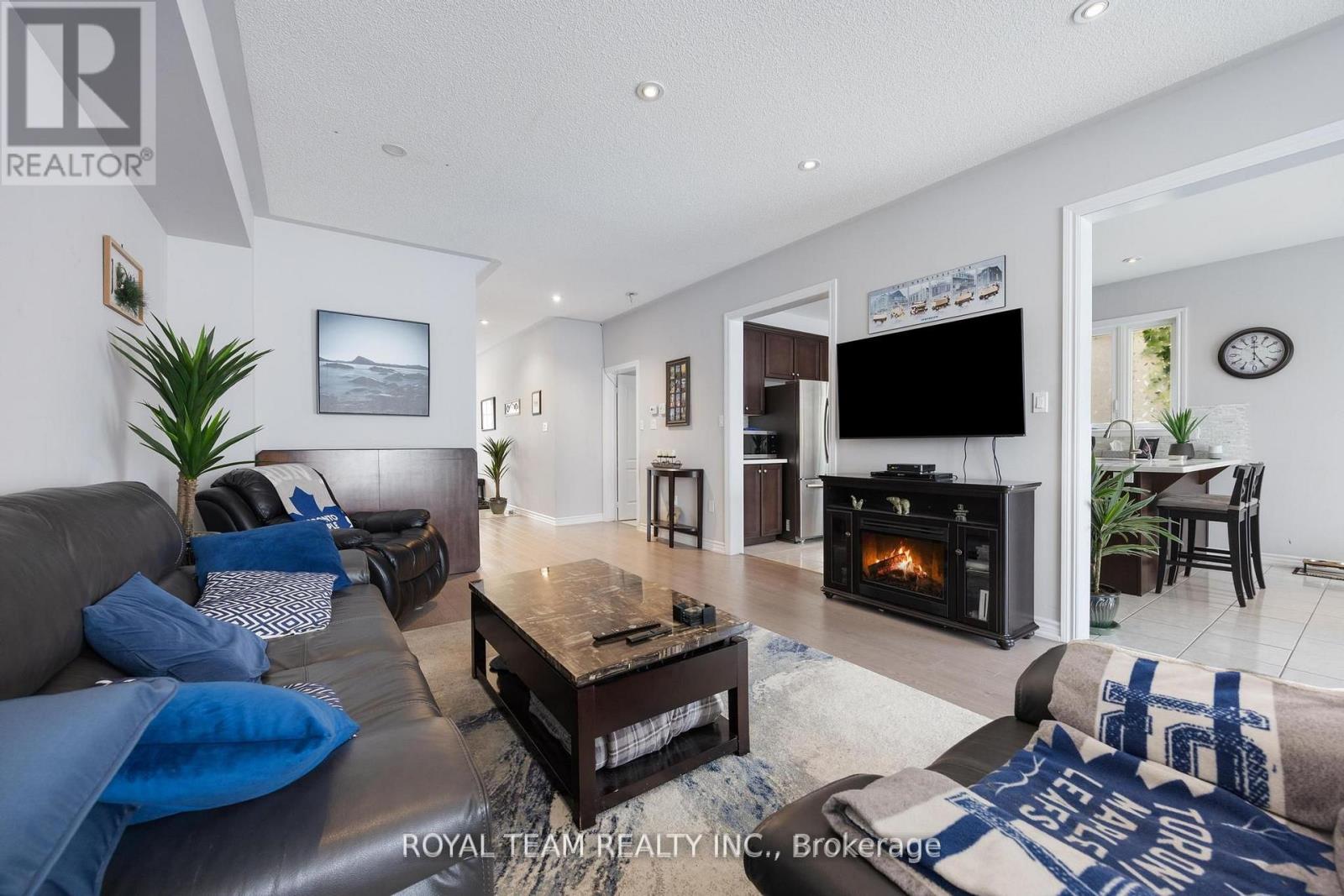 218 RICHARDSON CRESCENT - 8
