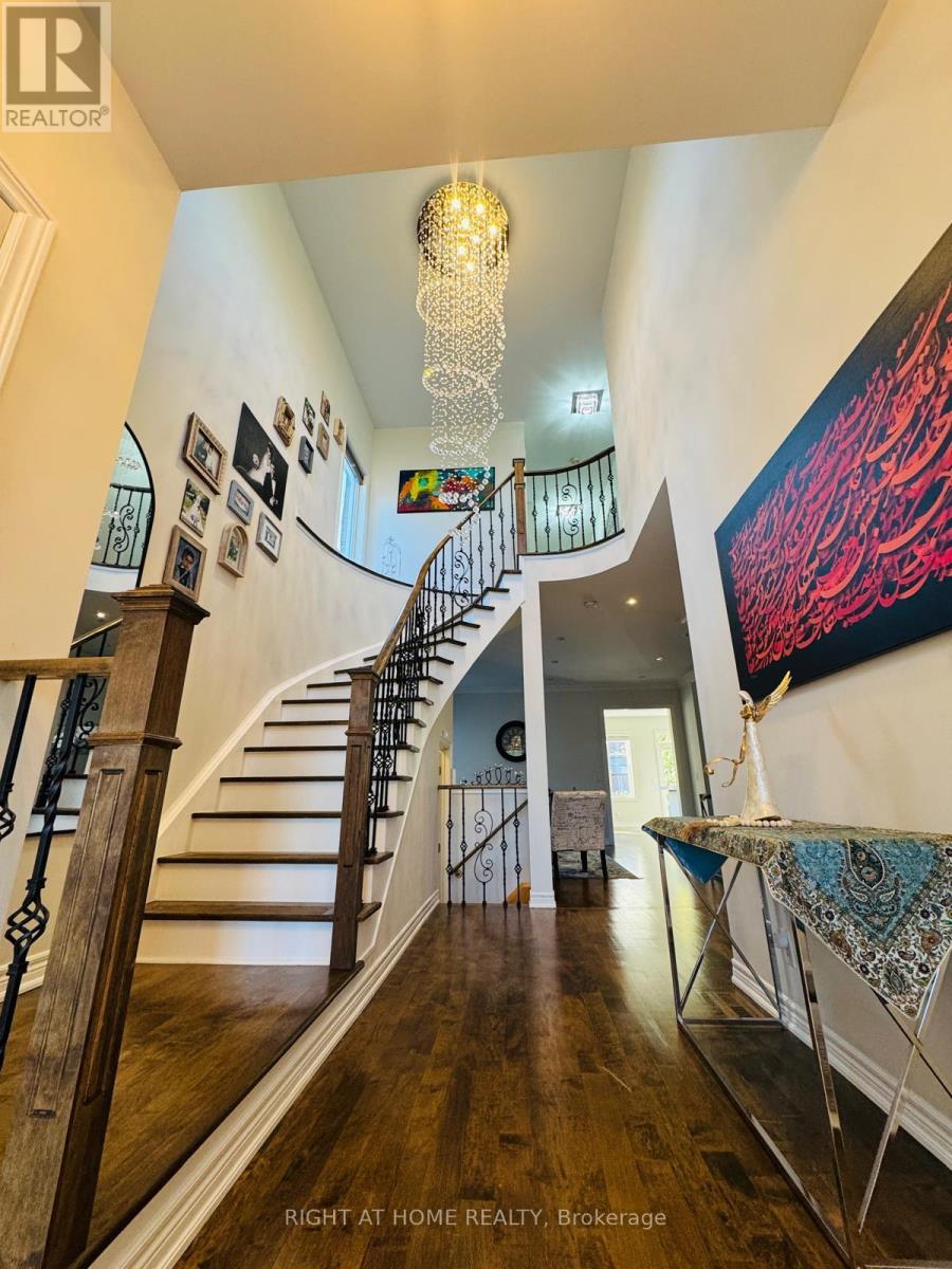 110 THATCHER CRESCENT - 17