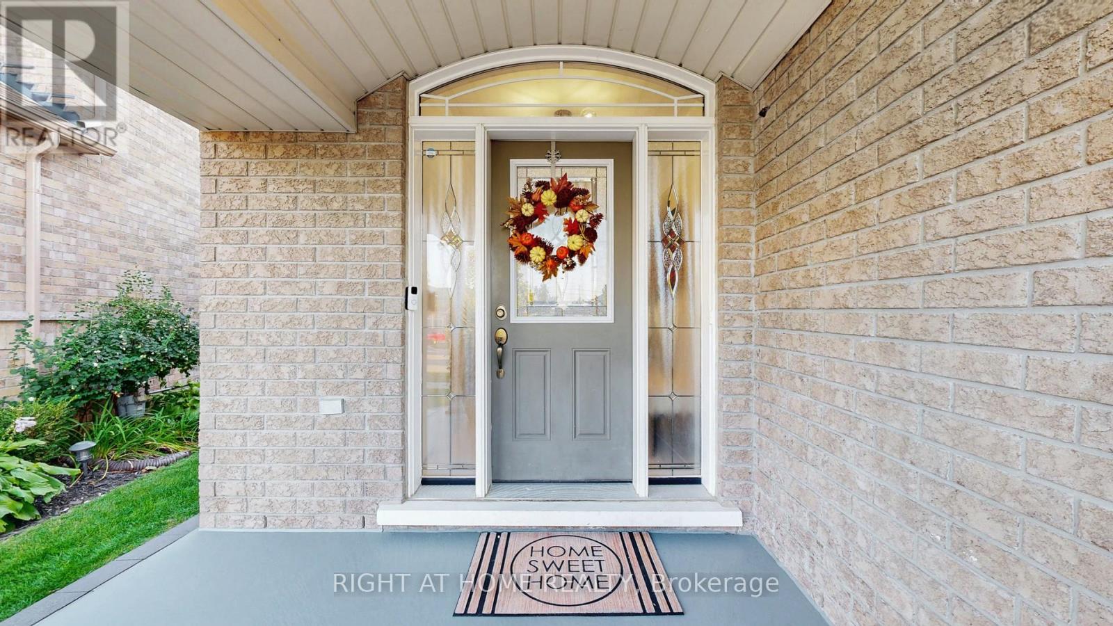 110 THATCHER CRESCENT - 3