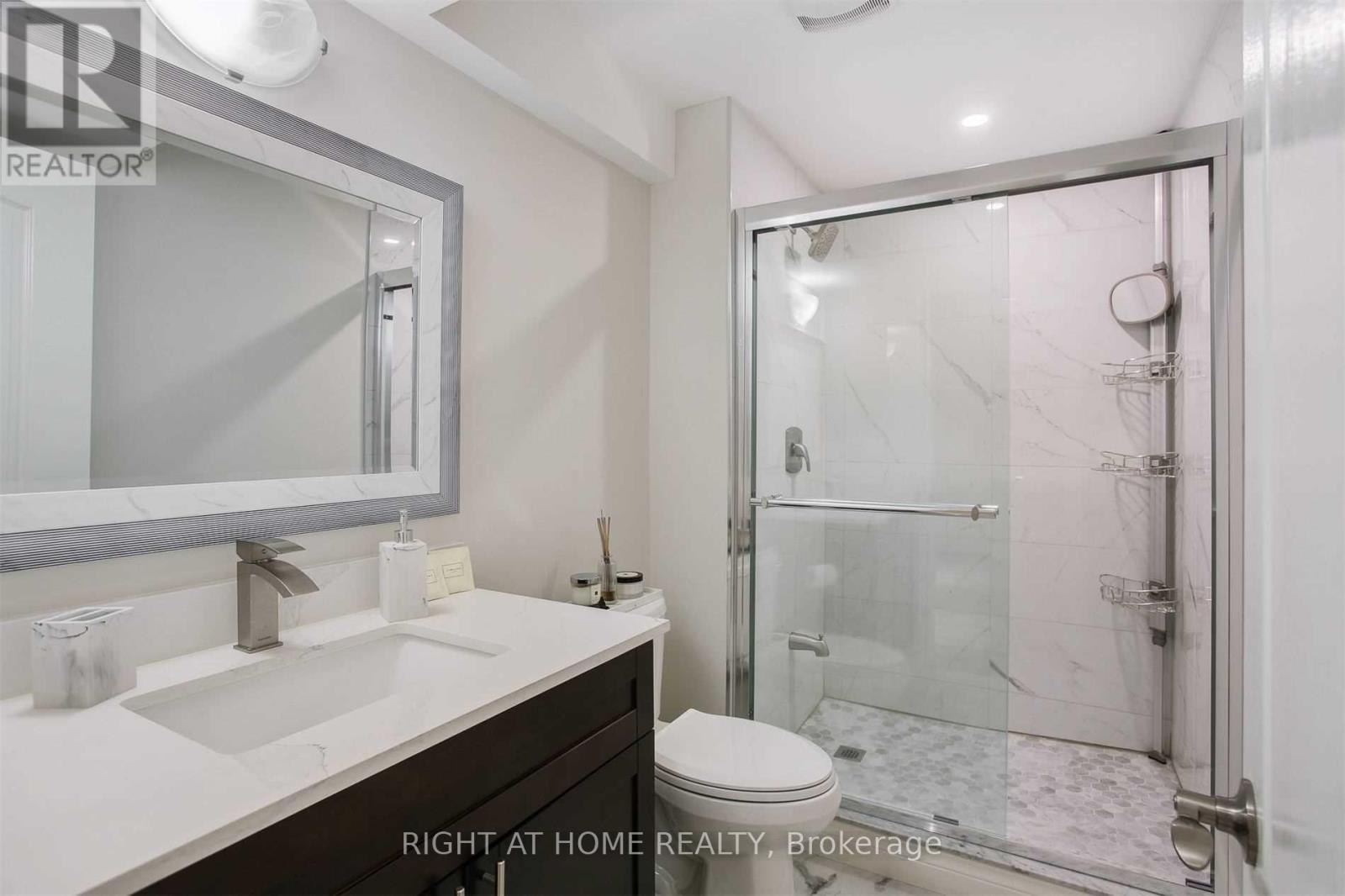 110 THATCHER CRESCENT - 34