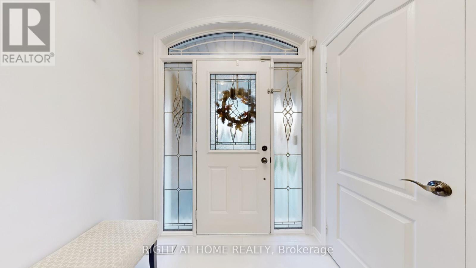 110 THATCHER CRESCENT - 4