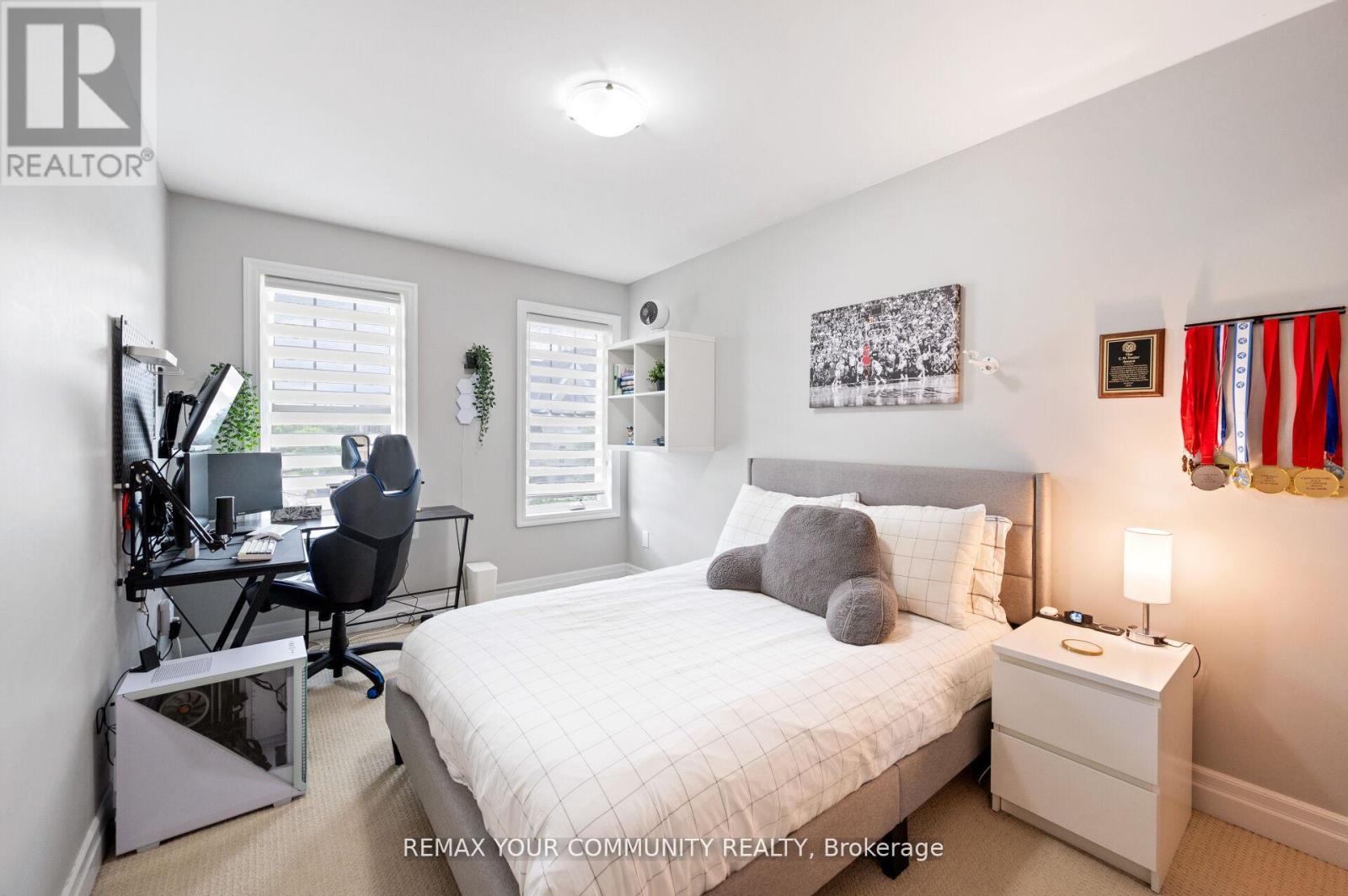78 ALEX CAMPBELL CRESCENT - 21