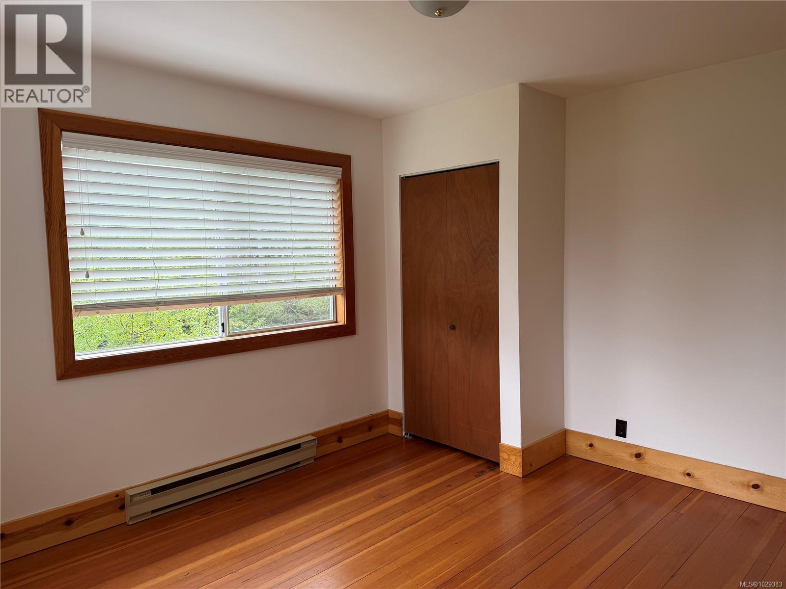 147 Maquinna Ave - 25