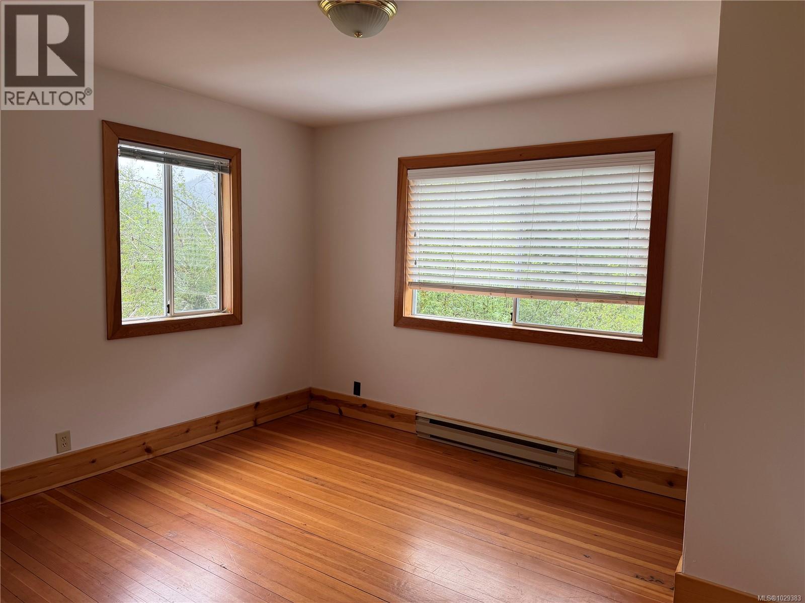 147 Maquinna Ave - 27