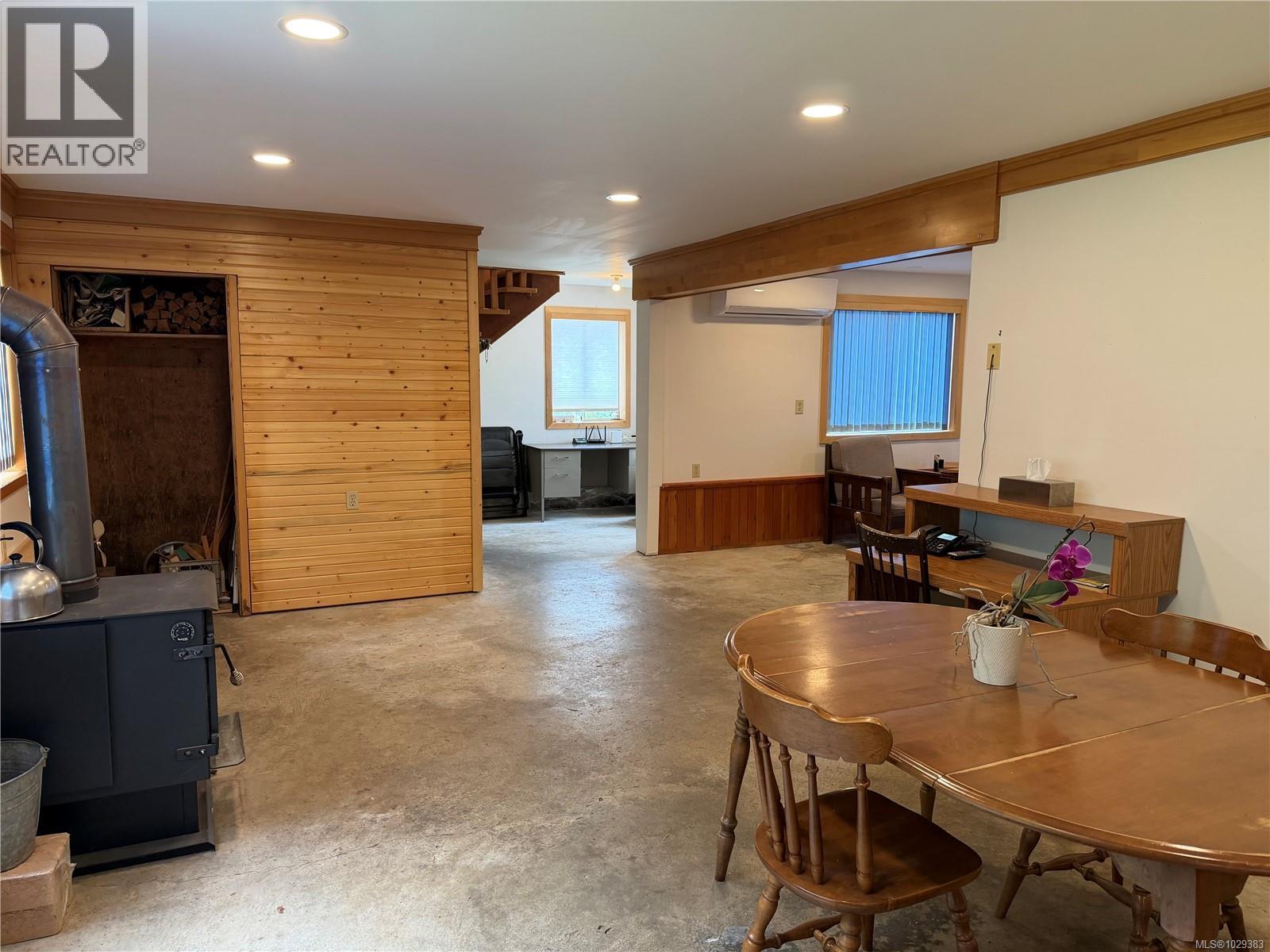147 Maquinna Ave - 15