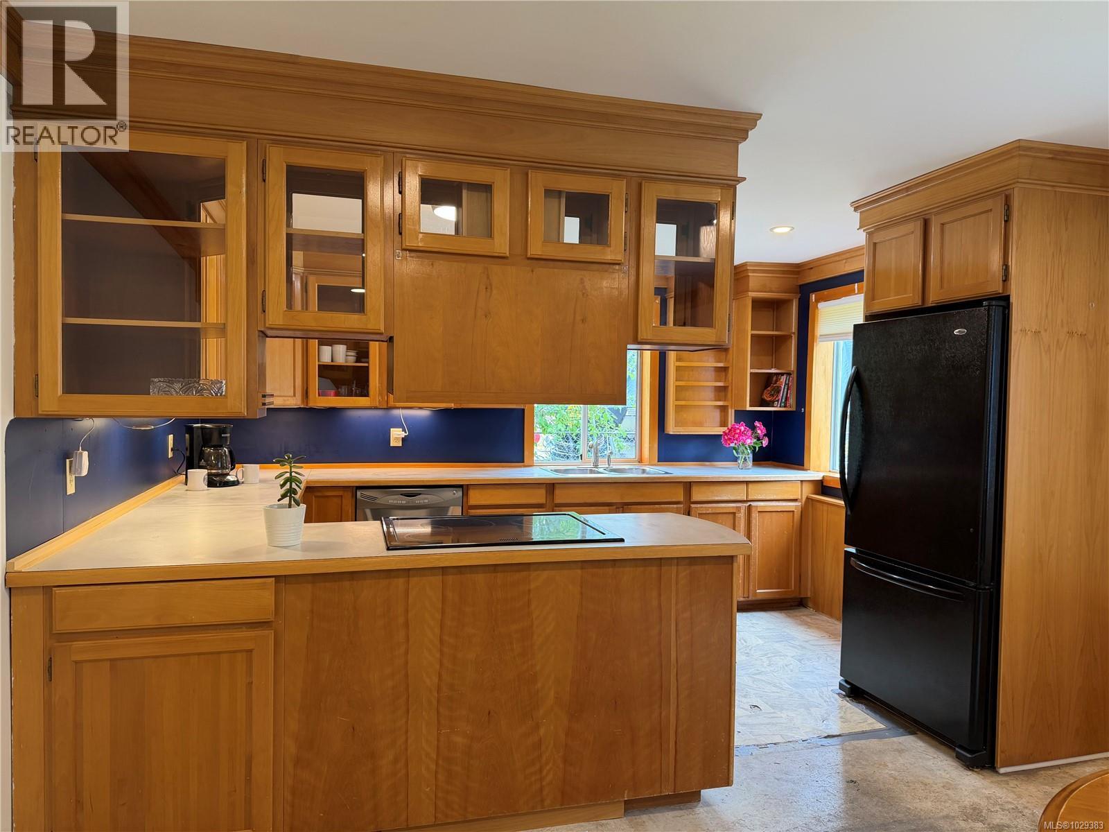 147 Maquinna Ave - 13