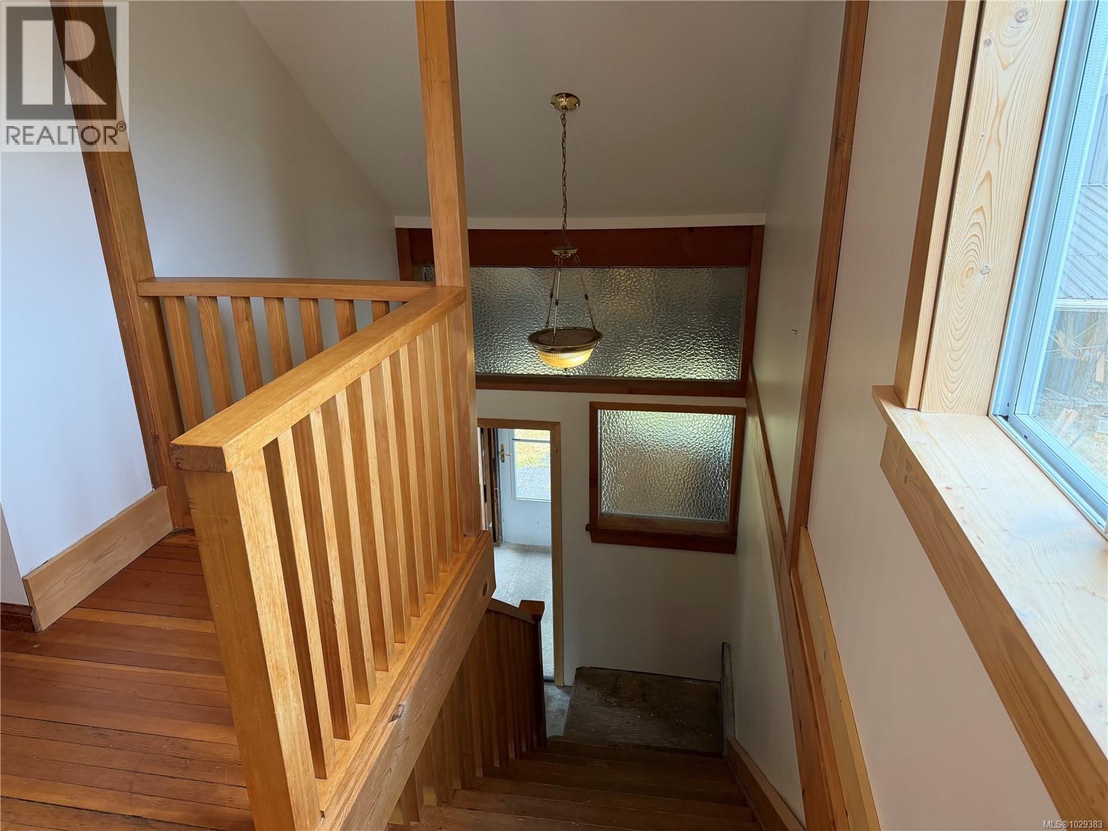 147 Maquinna Ave - 21