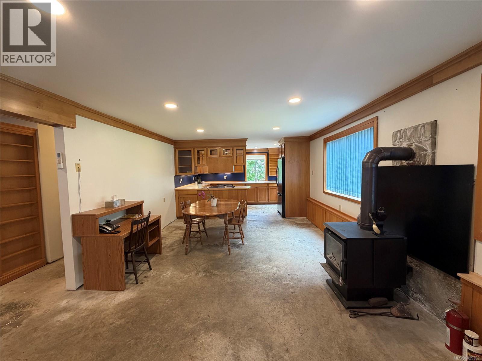 147 Maquinna Ave - 18