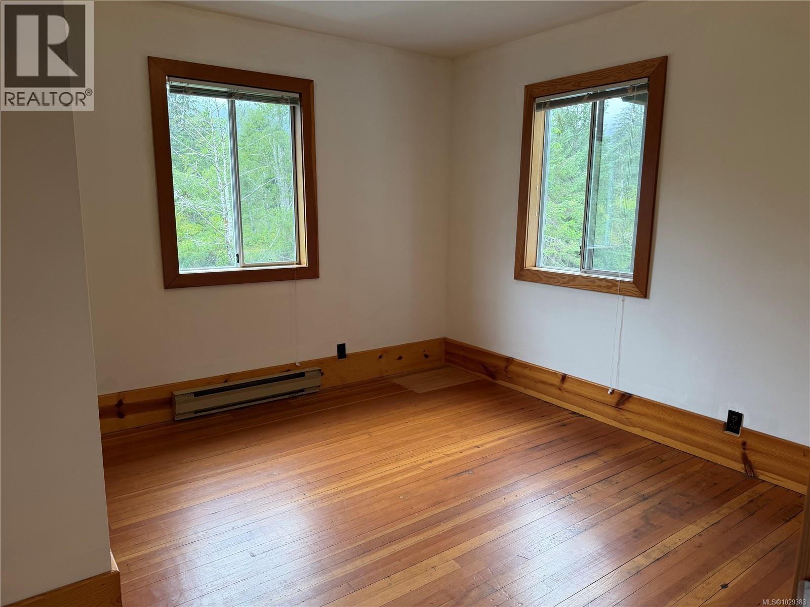 147 Maquinna Ave - 33