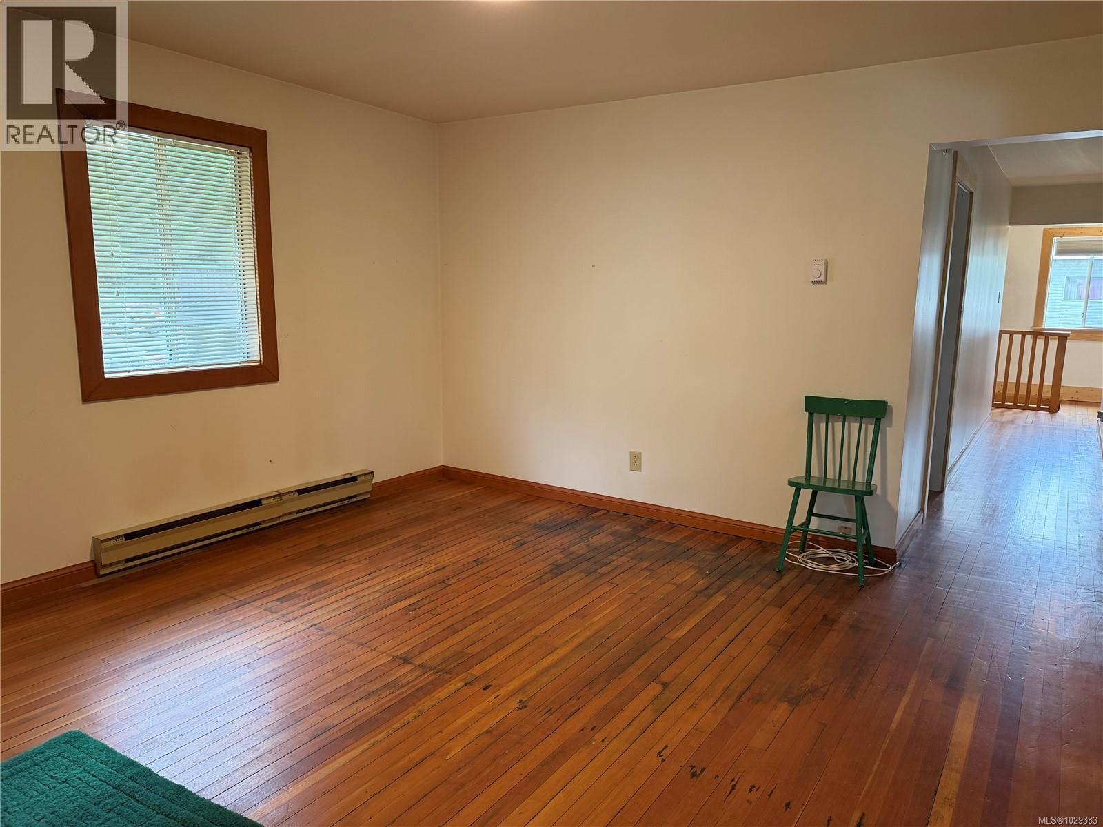 147 Maquinna Ave - 28