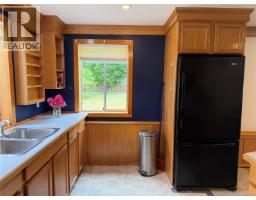 Kitchen - 147 Maquinna Ave, Zeballos, BC V0P2A0 Photo 9