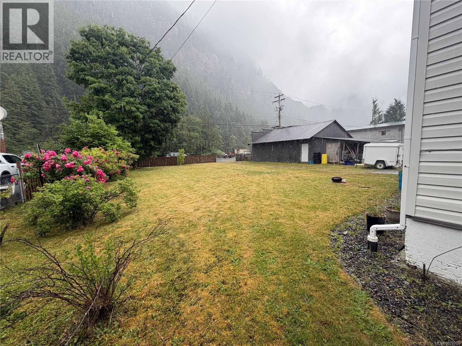 147 Maquinna Ave - 42