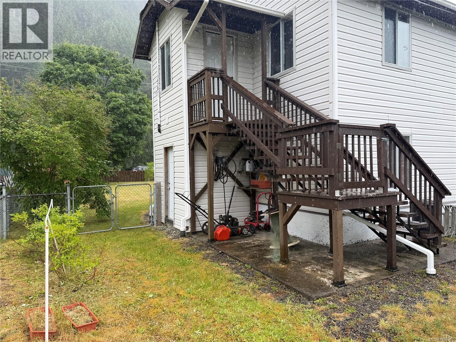147 Maquinna Ave - 43