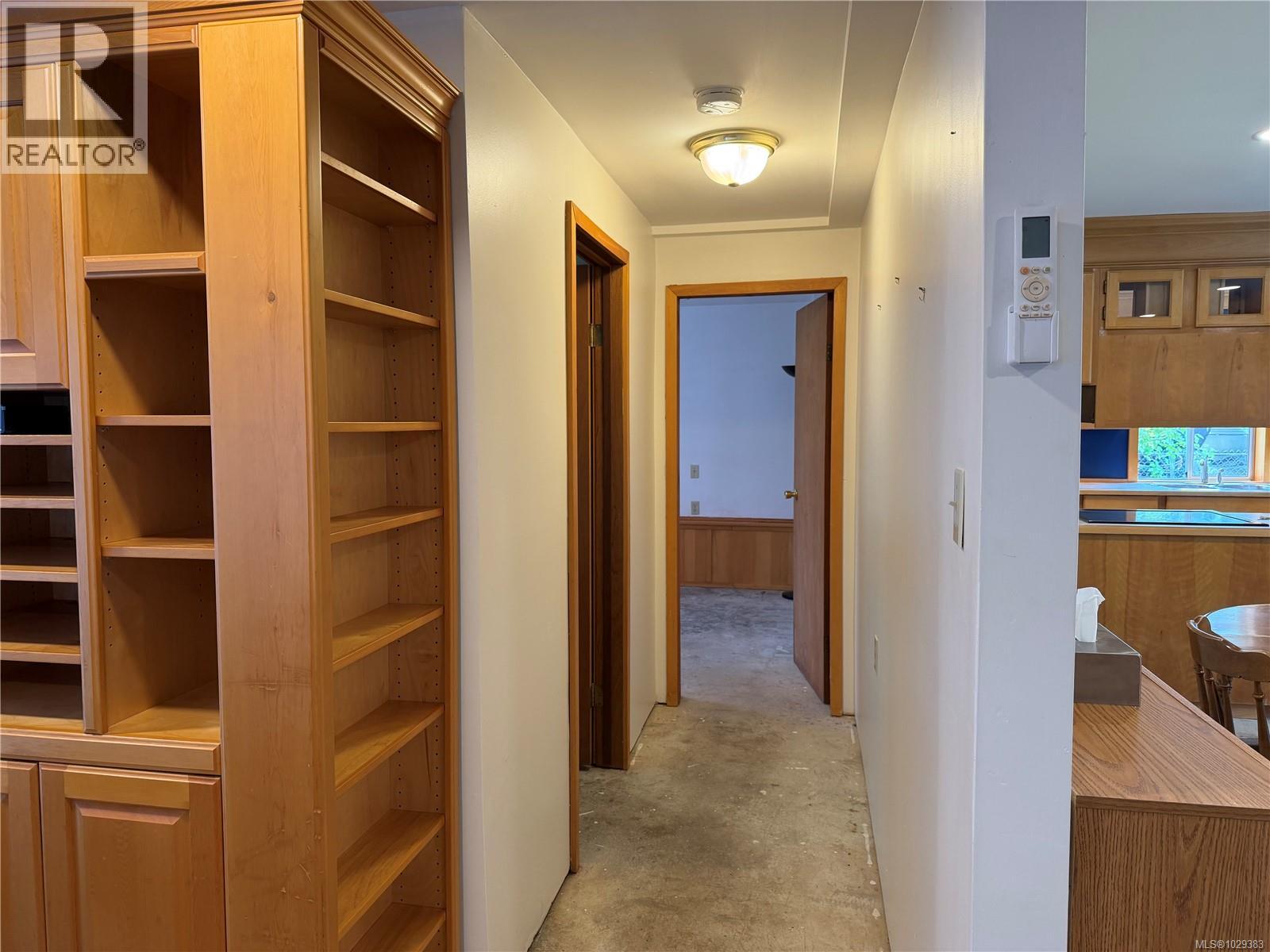 147 Maquinna Ave - 17