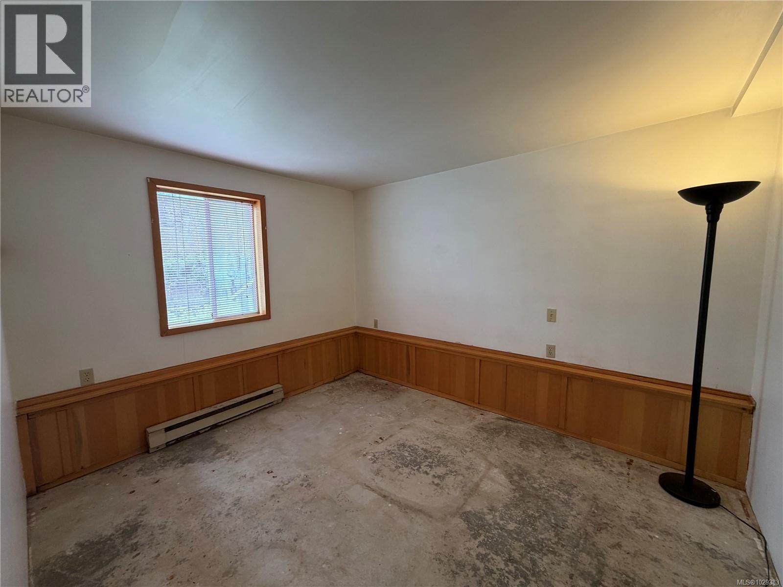 147 Maquinna Ave - 32