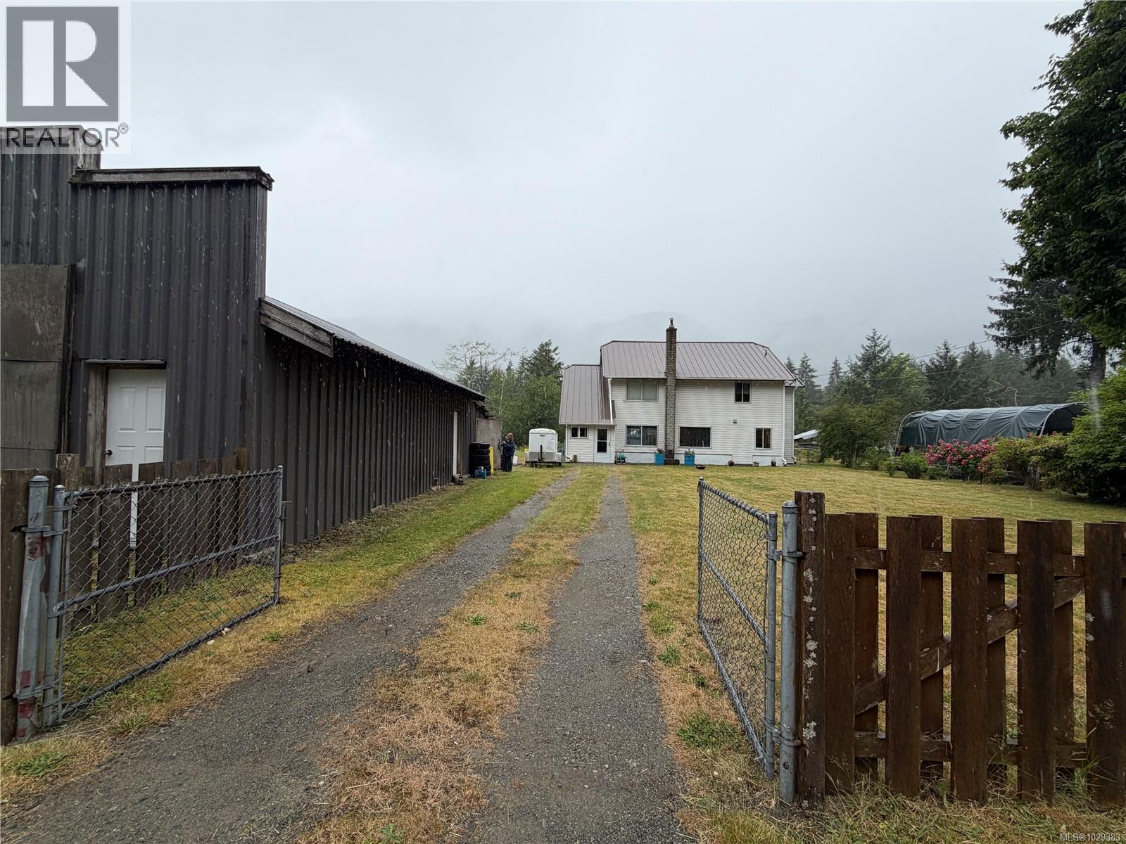 147 Maquinna Ave - 48
