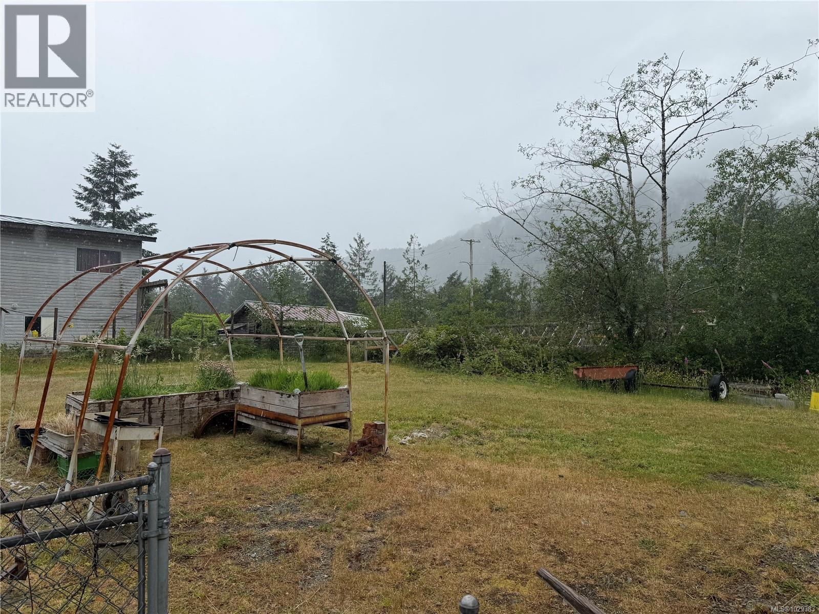 147 Maquinna Ave - 45