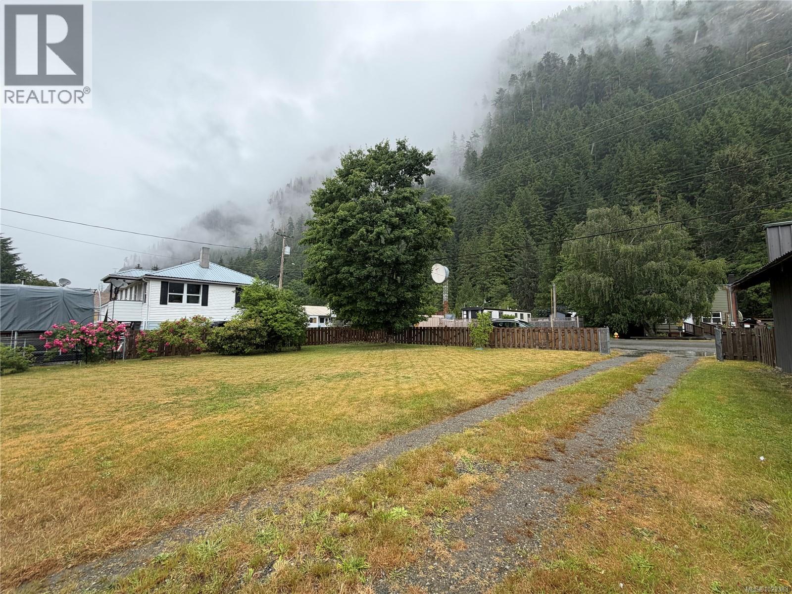 147 Maquinna Ave - 39