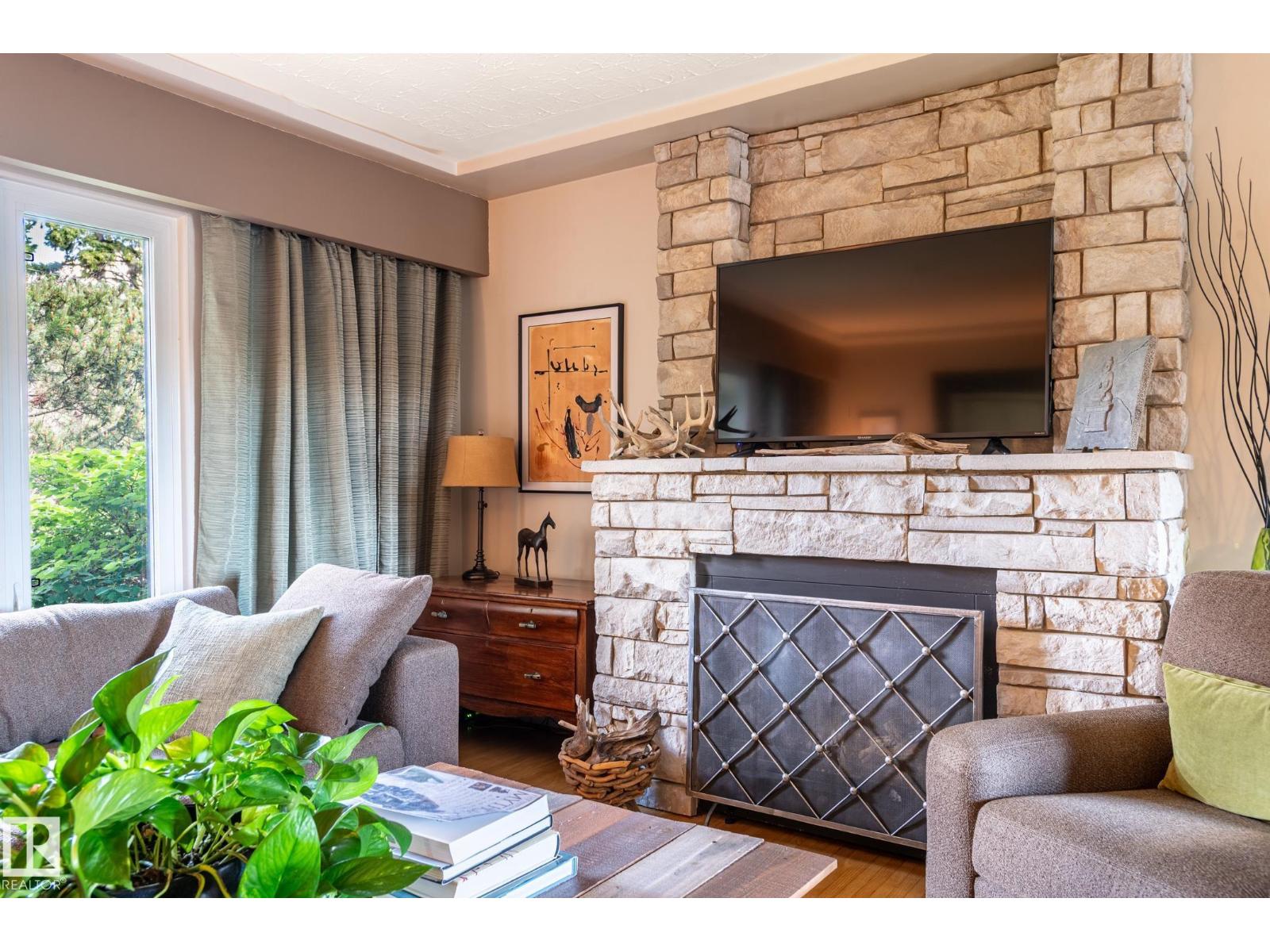 14643 88 AV NW — photo 14