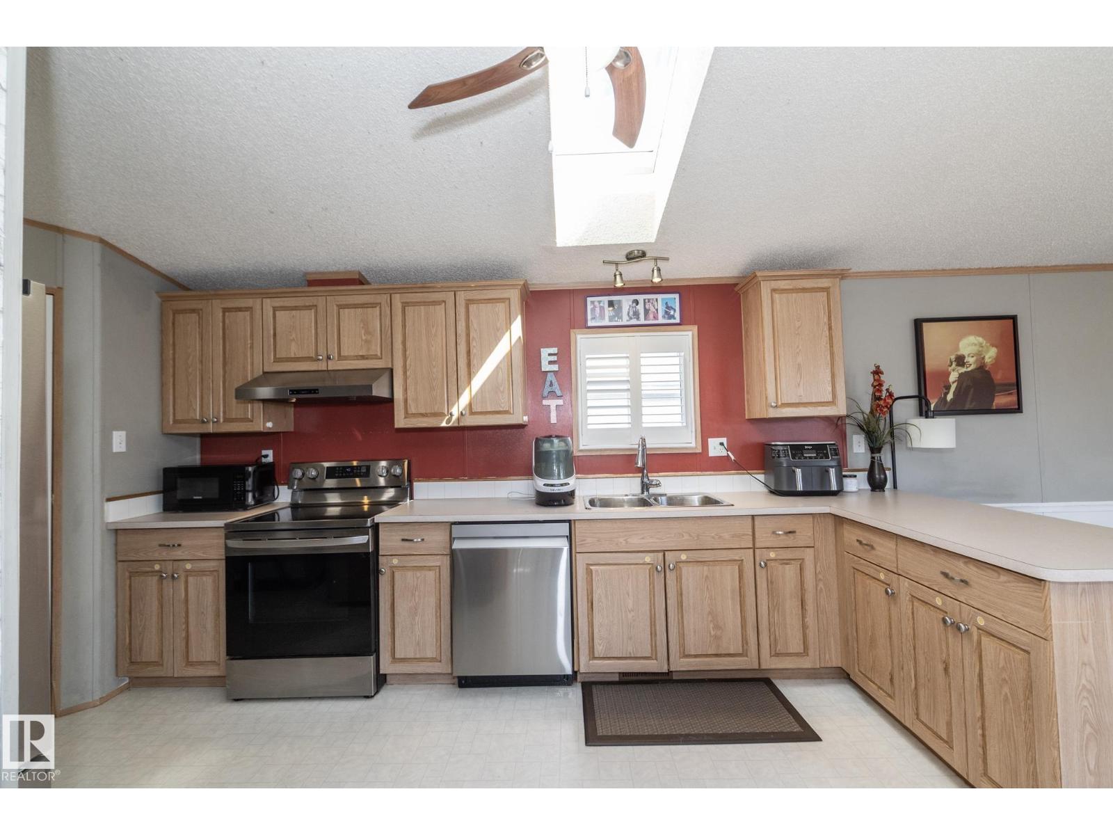 143 48 3400 ST W - 15