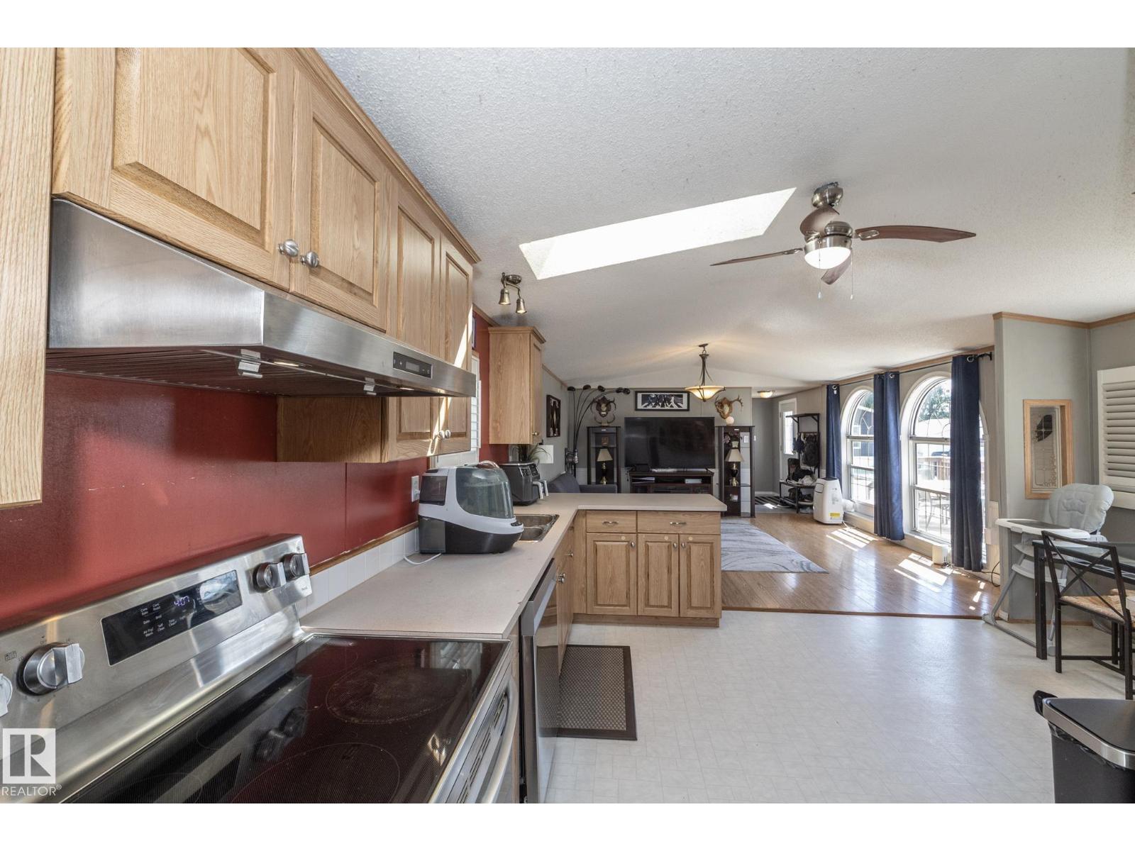 143 48 3400 ST W - 16