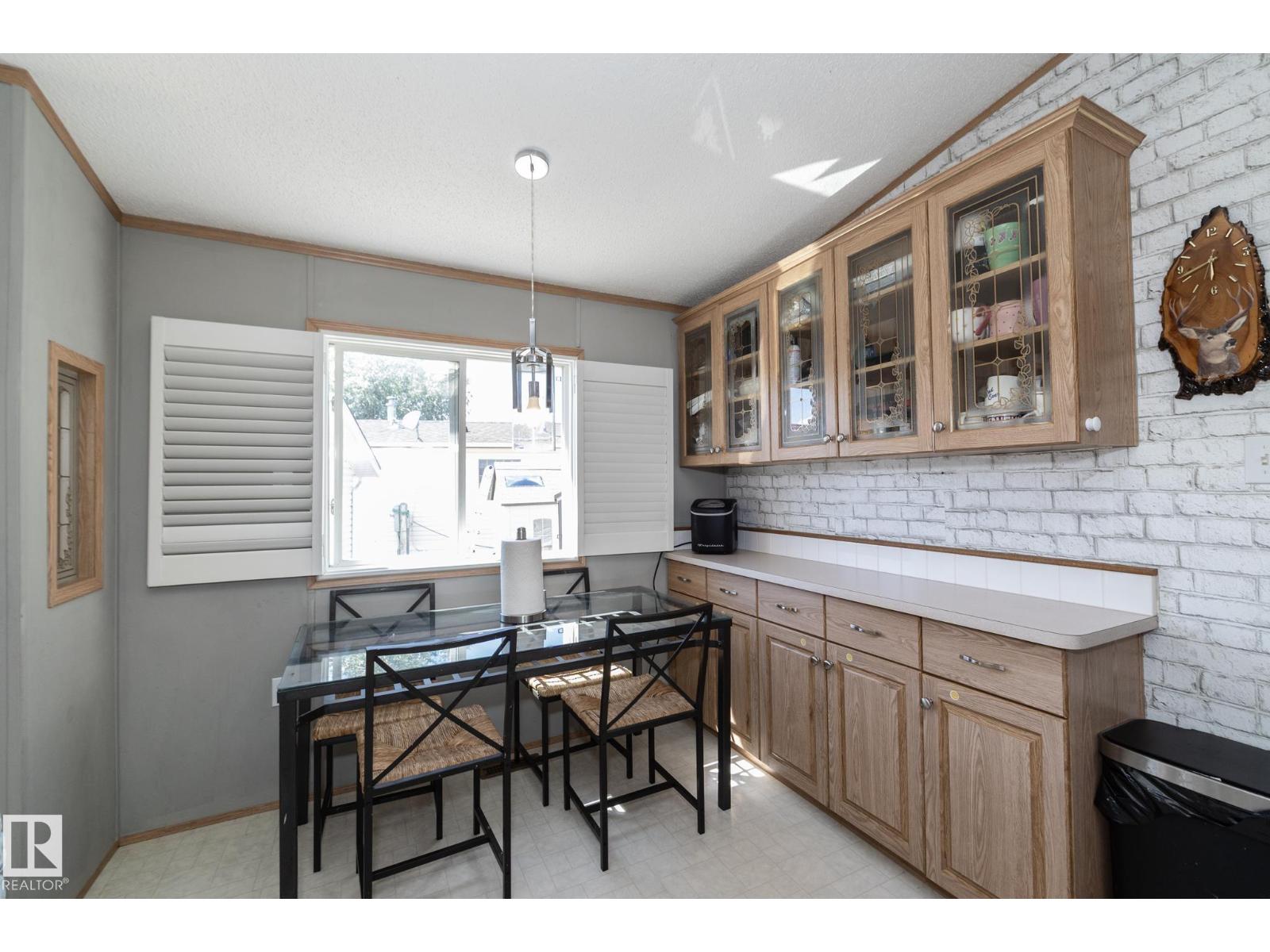 143 48 3400 ST W - 17
