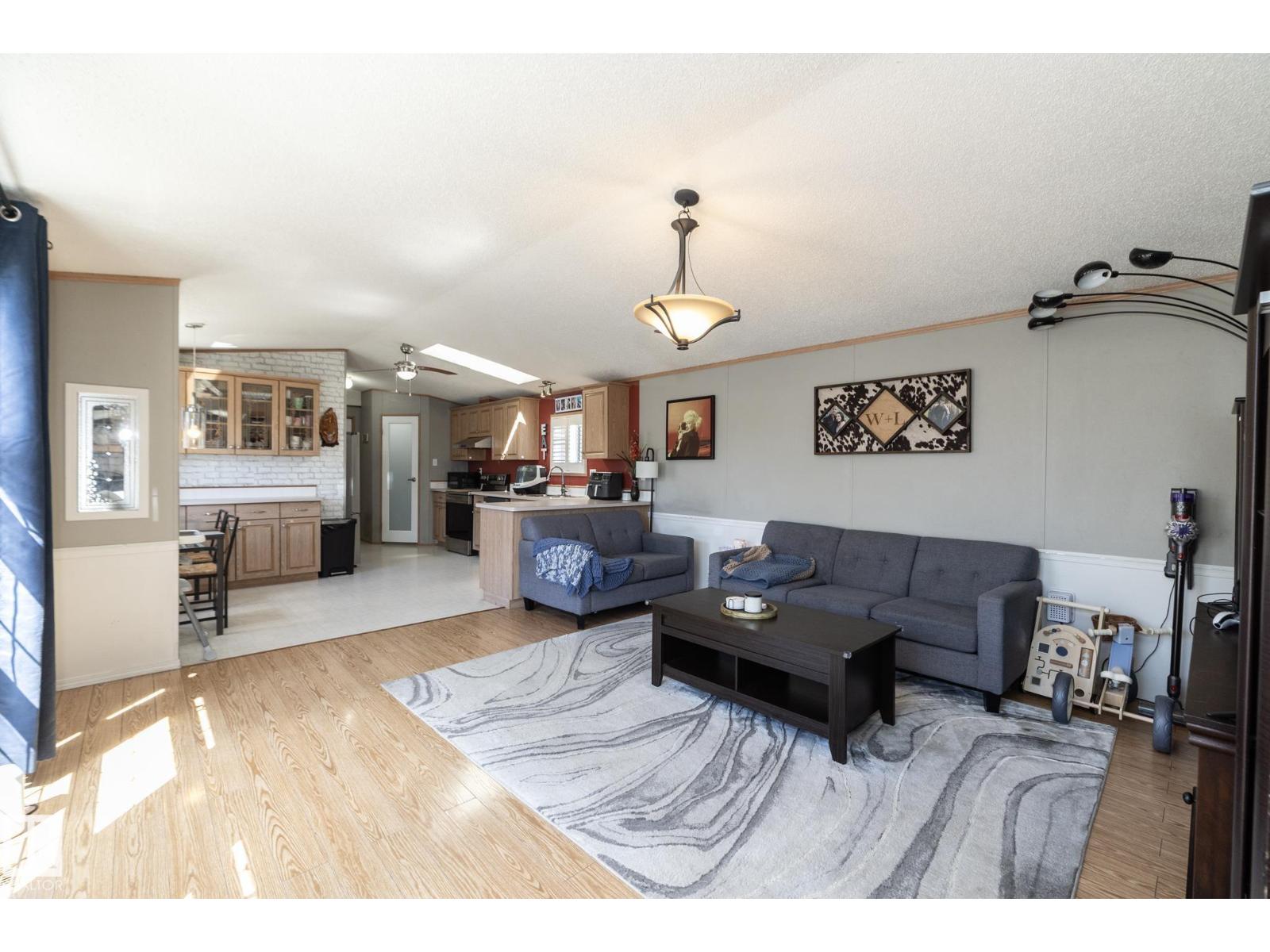 143 48 3400 ST W - 7