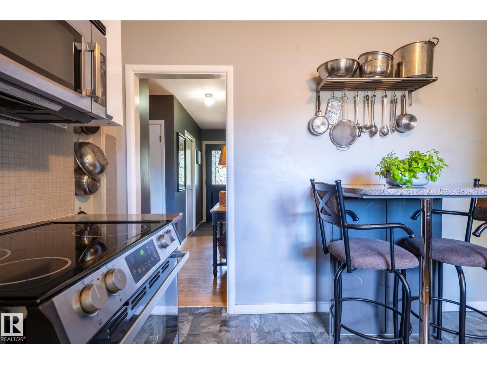 14643 88 AV NW — photo 23