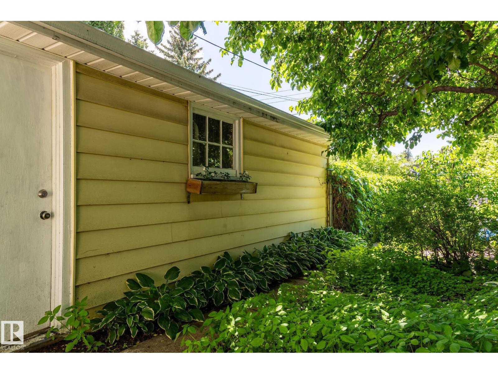 14643 88 AV NW — photo 56