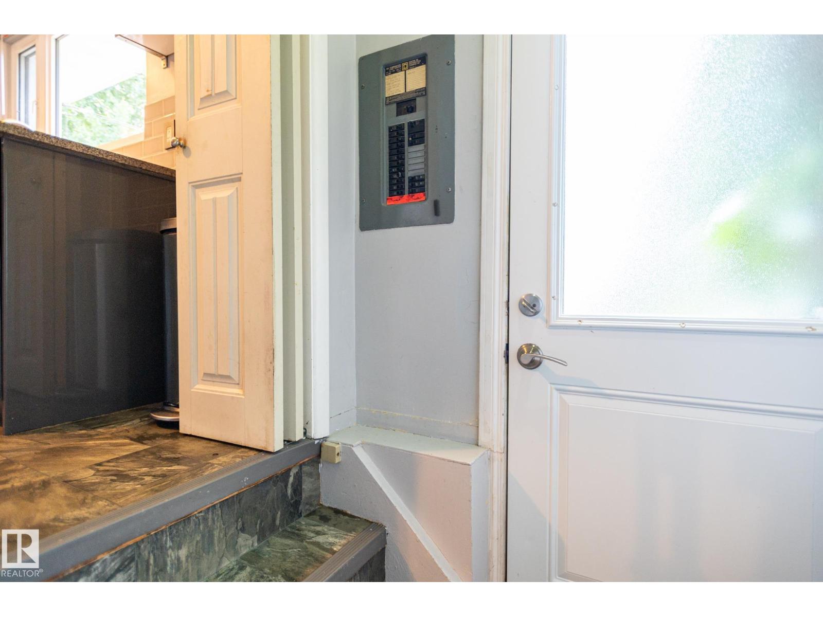 14643 88 AV NW — photo 36