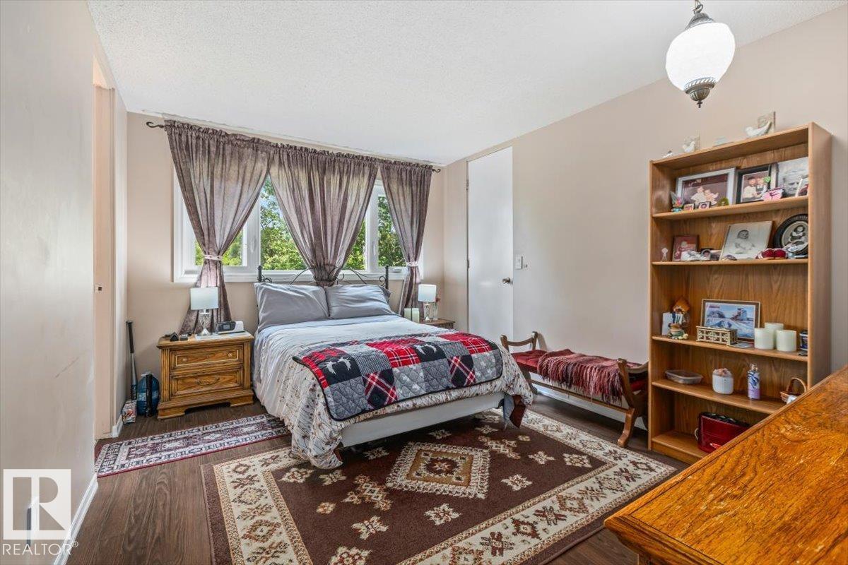 13 LLOYD PL — photo 23