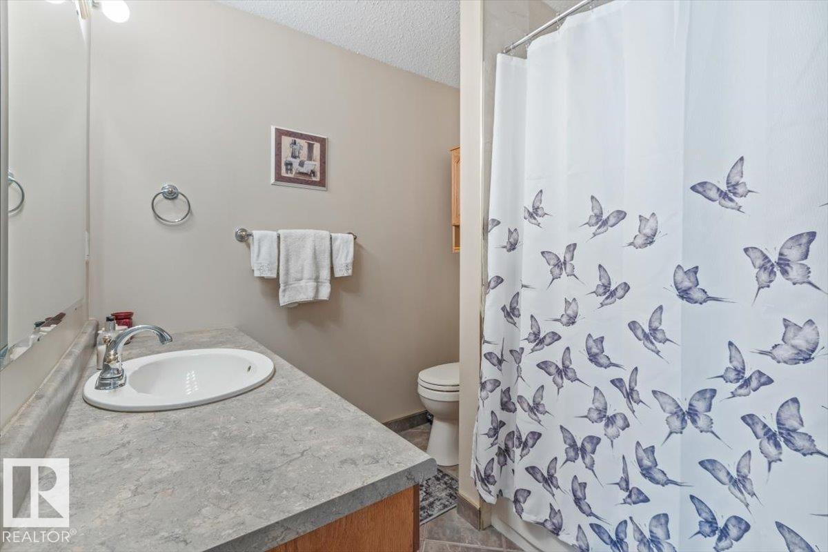 13 LLOYD PL — photo 28